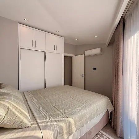 Апартаменти Sa Apartments! Luxury 2bd Duplex, 150m To The *